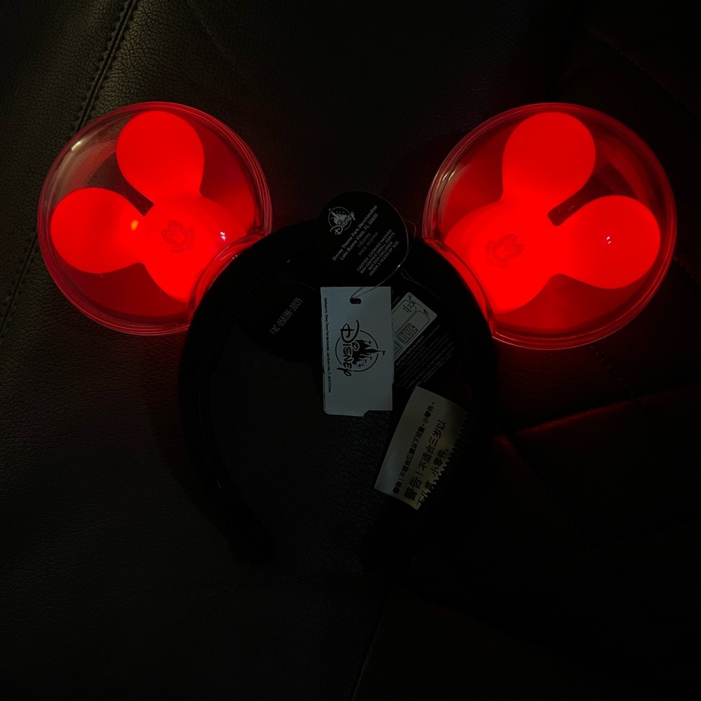 BRAND NEW! Disney Mickey Ears, Light up.